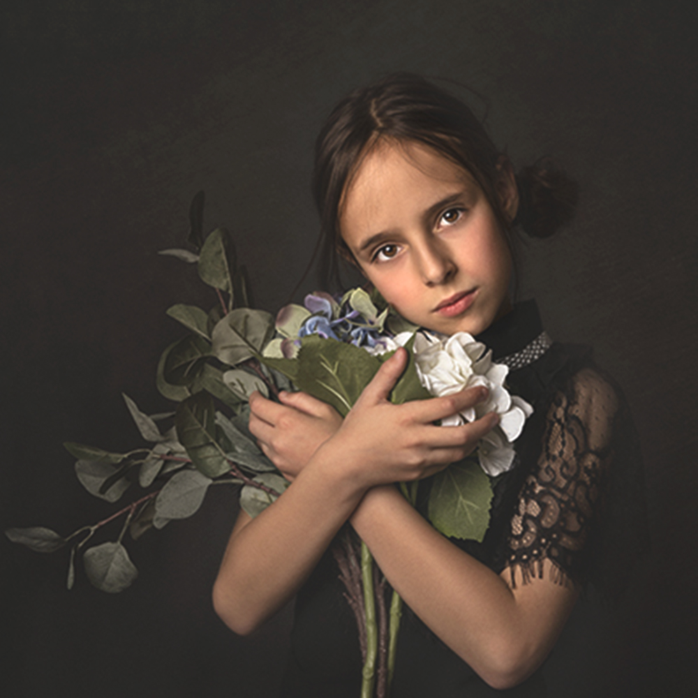 Fotógrafo de retratos Fine Art en Zaragoza: capturando la belleza clásica y serena de los niños.