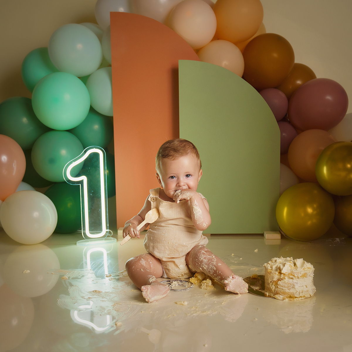 fotografía zaragoza Reportaje completo de cumpleaños infantil en Zaragoza incluyendo Smash Cake y Splash.