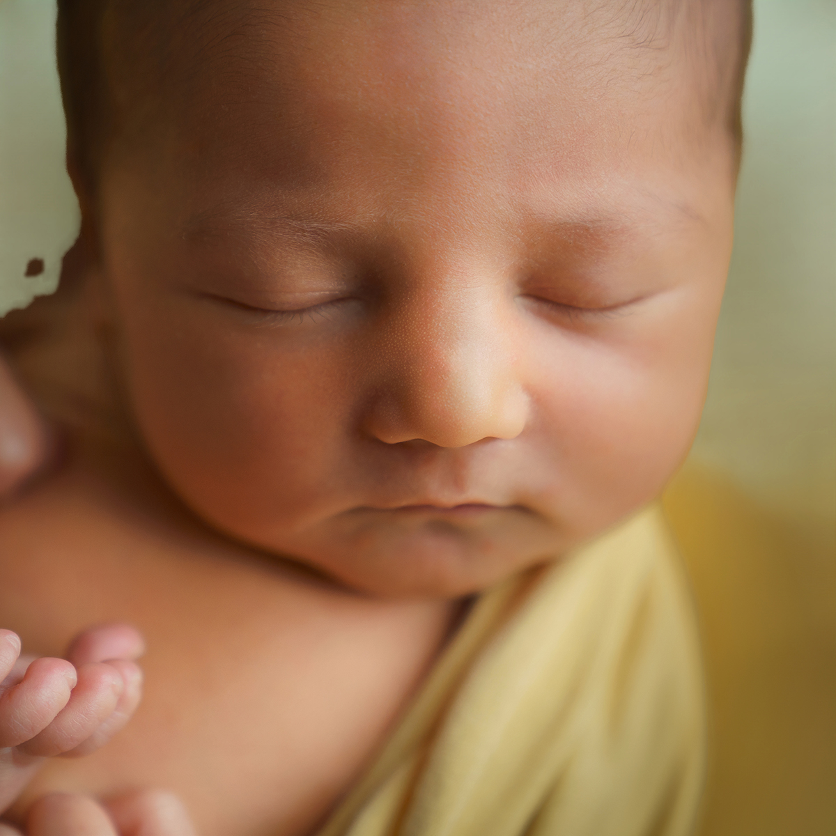 Pack de fotografía de maternidad y recién nacido en Zaragoza para un recuerdo completo.