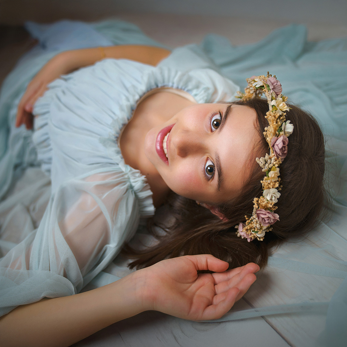 Sesión de fotos natural para niños de 9 años en Zaragoza, capturando su personalidad.