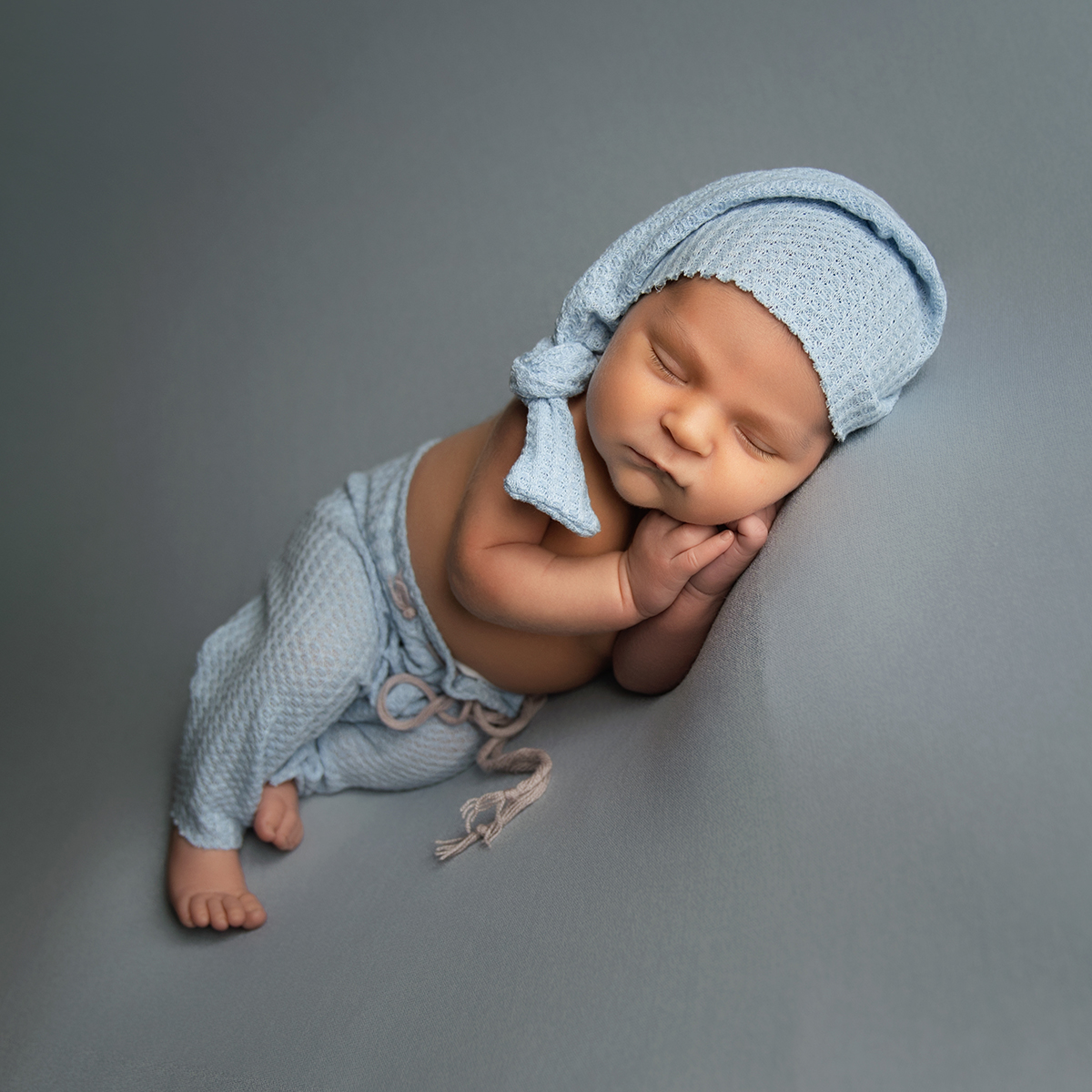 El mejor estudio de fotografía newborn en el centro de Zaragoza para los primeros días de vida.